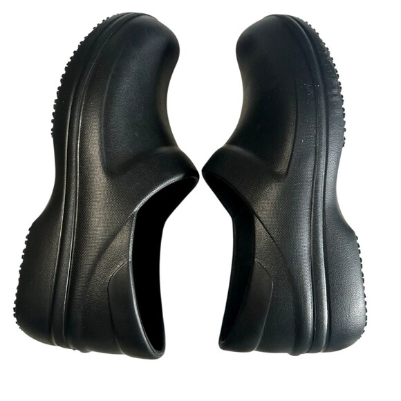 Crocs Dual Comfort Black Round Toe Slip On Resistant Work Clog Womens Size 9 - Picture 9 of 14